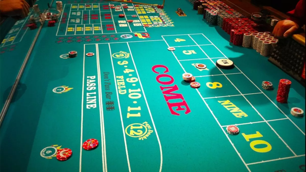 Avoiding High-Risk Bets in Live Craps - megapanalo1